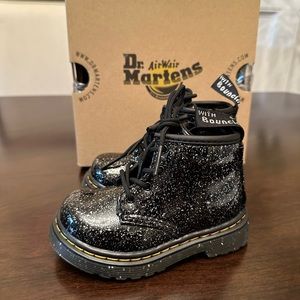 DR. MARTENS 1460 GLITTER ANKLE BOOTS